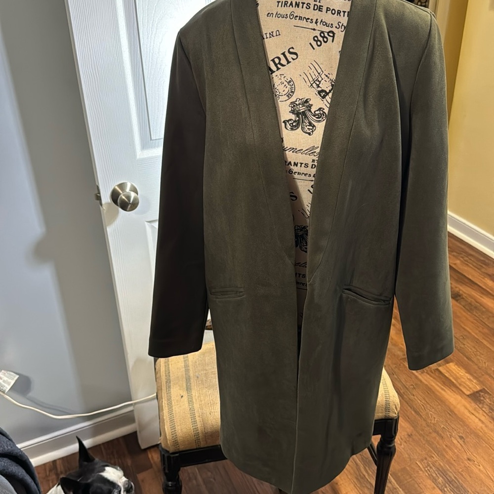 Apartment nine size small olive color